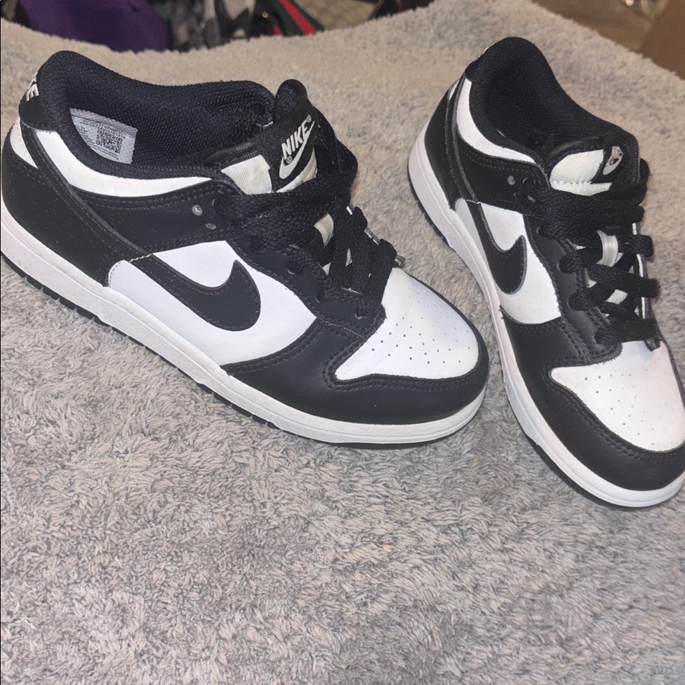 Nike Black and White Low-Top Sneakers with Swoosh